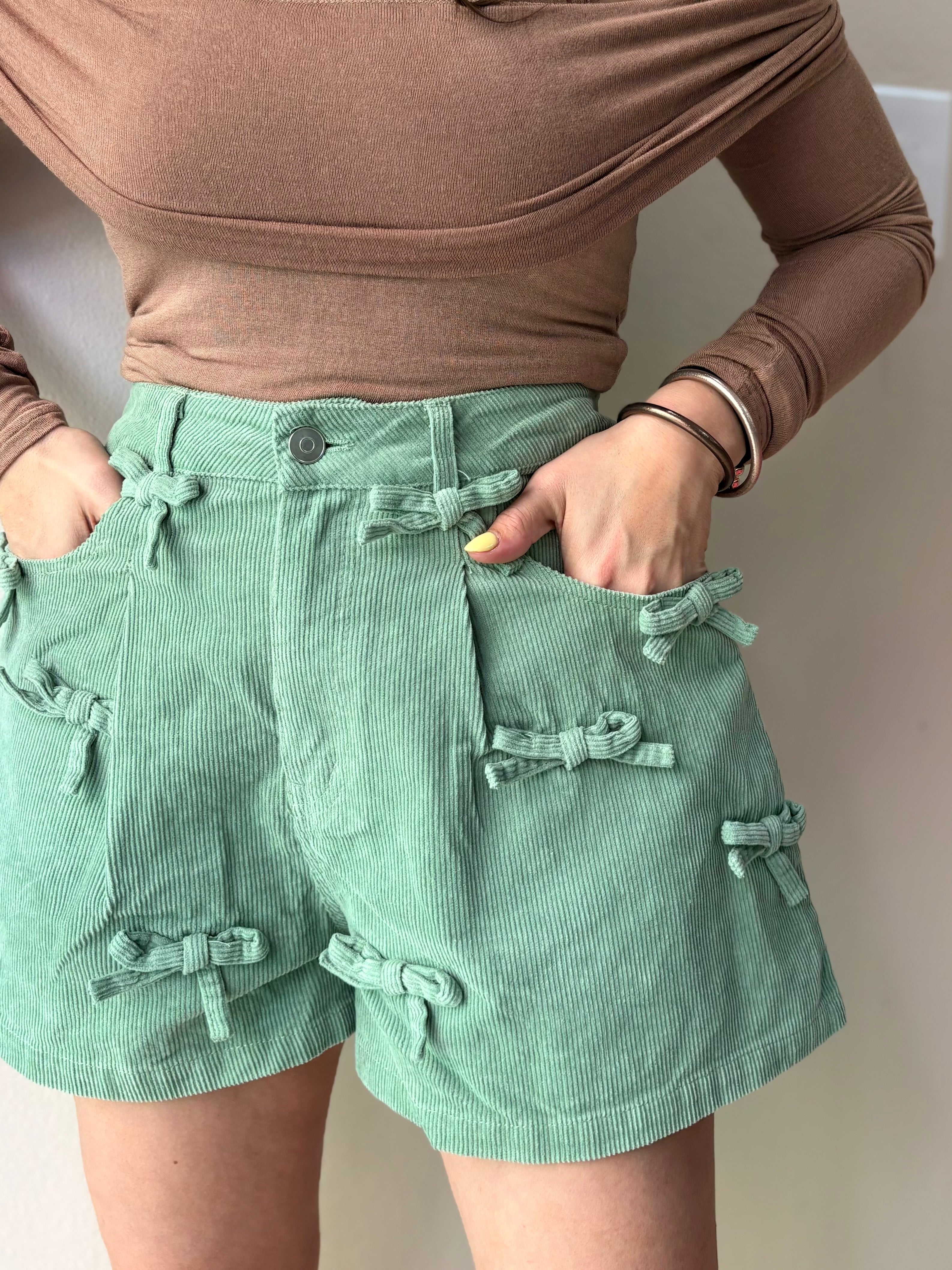 Bow Mint Short