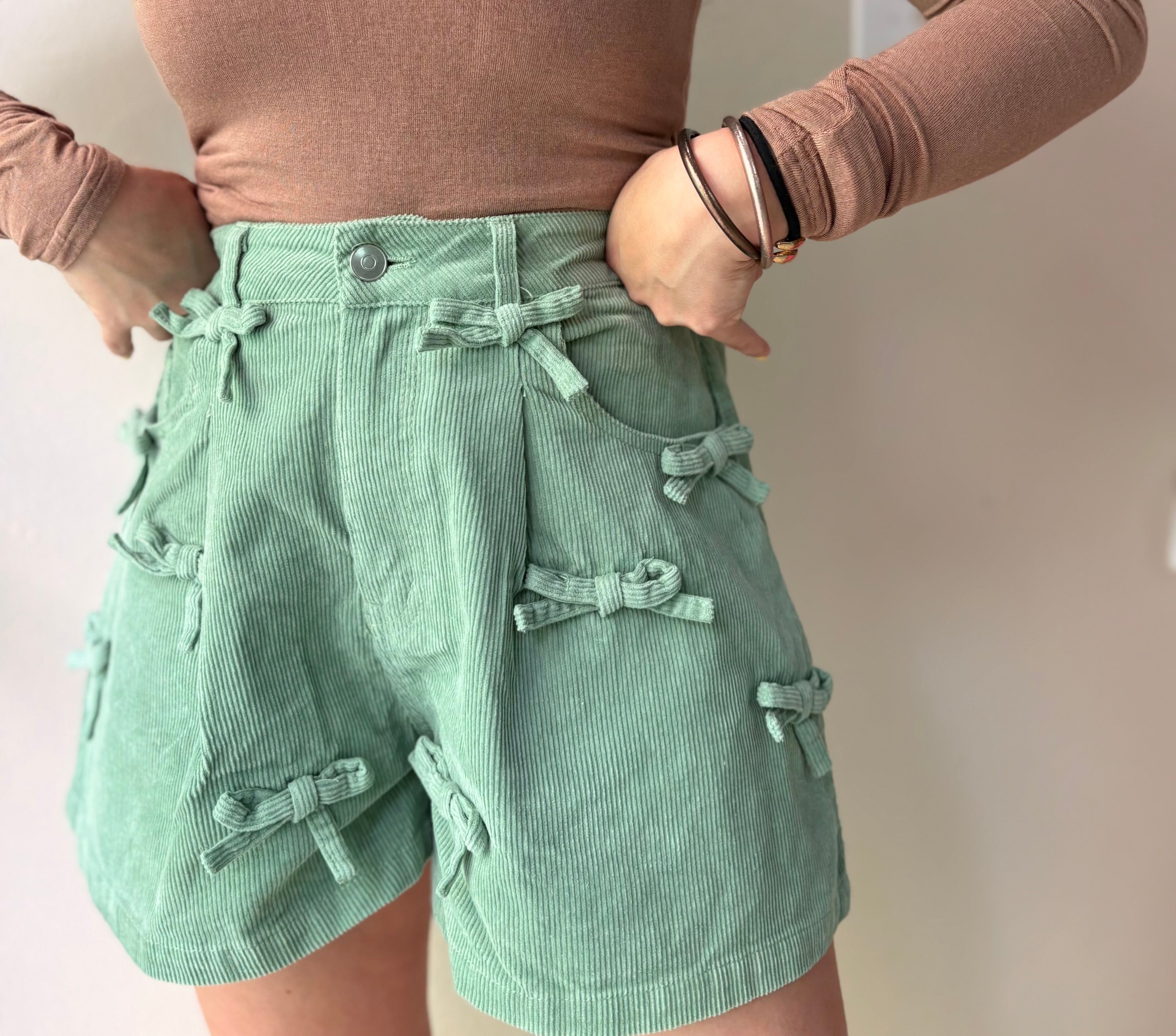 Bow Mint Short